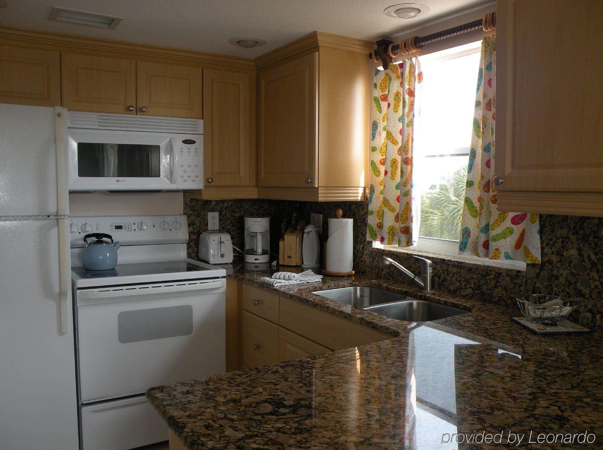 Surf Beach Treasure Island Resort St. Pete Beach Εξωτερικό φωτογραφία